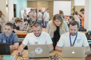 Cursurile de IT online cu mentor și rolul AI în învățare